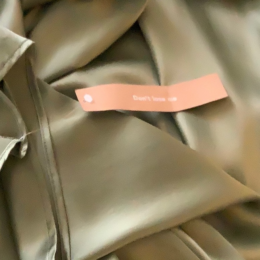 Reformation Bryn Silk Dress in Artichoke green. Size 4. - Picture 8 of 11